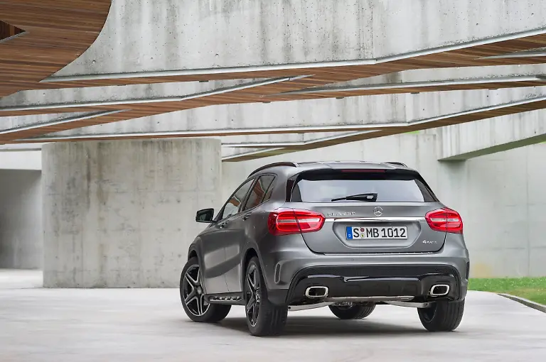 Mercedes-GLA-612-2