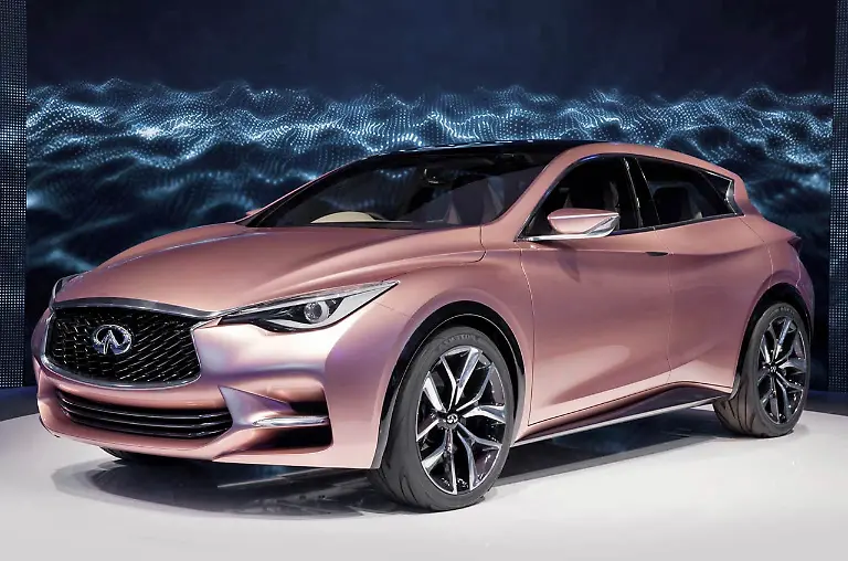 Infiniti-Q30-1
