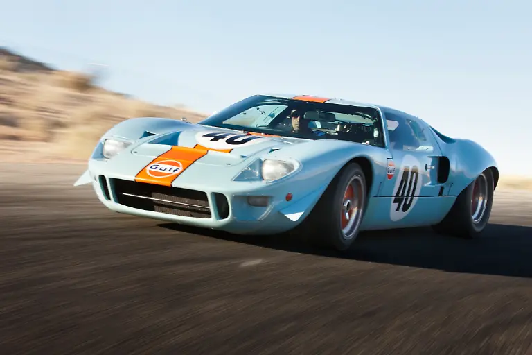 Platz-3-Ford-GT40-Lightweight-1968-Courtesy-of-RM-Auctions
