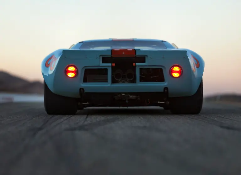 ford-gt40-gulfmirage-lightweight-racing-car-1968-27