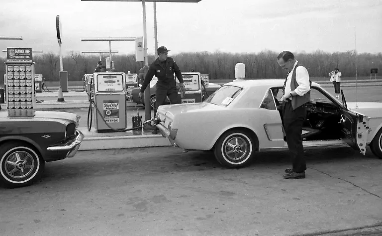 1964-April-Ford-Mustang-introduction-rally-neg-138322-136