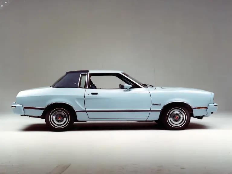 1975-Ford-MustangII-Ghia