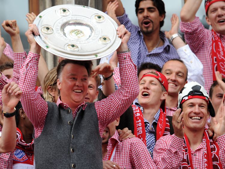 In der vergangenen Saison gewann Van Gaal das Double und schaffte den Einzug ins Champions-League-Finale.