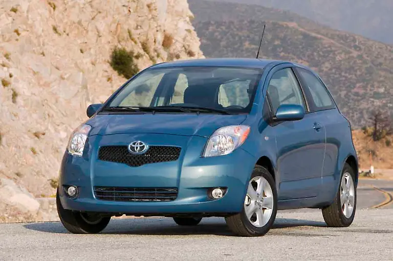 Toyota-Yaris-001