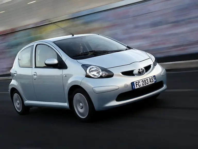 Toyota-Aygo-Hatchback-5-door-2005en4uye4b5y