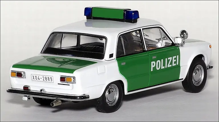9874-1970-Lada-1200-Polizei-IXO-CLC121-2-small