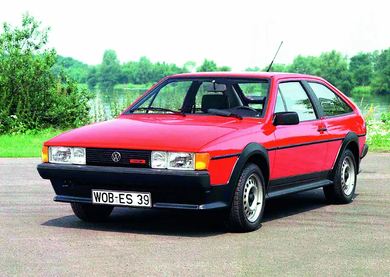 DB2011AU00859-MEDIUM