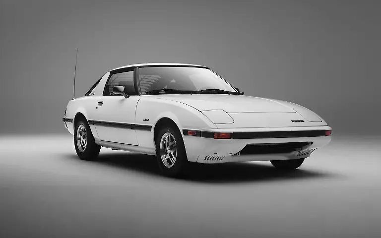 mazda-rx-7-front-three-quarters