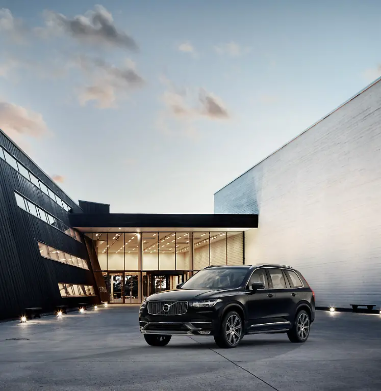 149926-Volvo-XC90