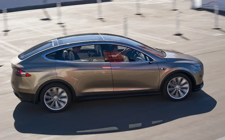 Tesla-Model-X-photo8