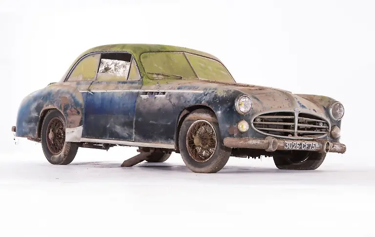 Delahaye-235-coach-Chapron-ca-1952