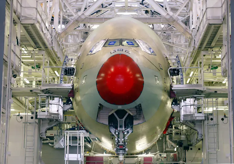 A380-55-Erstflug-Abmessungen-Vergleich-mit-Autos