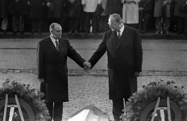 Kohl-Mitterrand-1984
