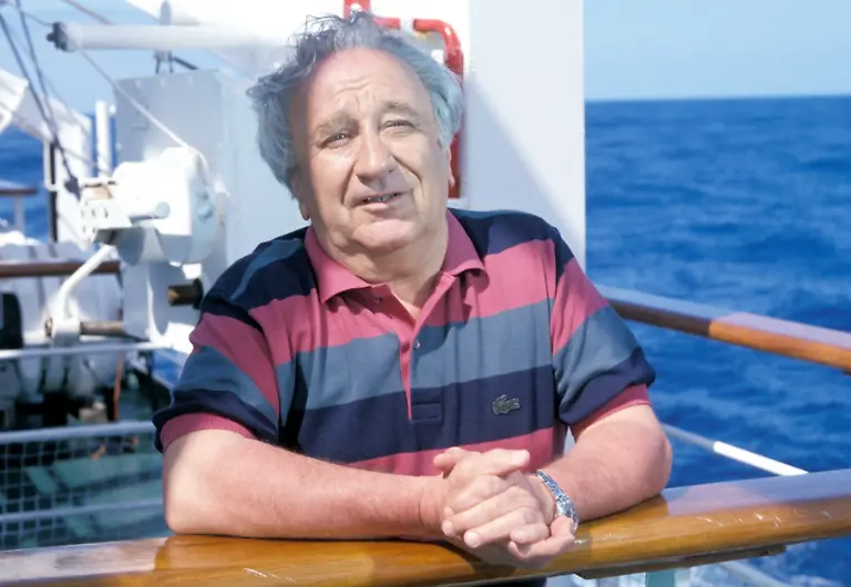 Horst-Bollmann-Dreharbeiten-zur-ZDF-Reihe-Traumschiff-Folge-23-Hongkong-Episode-4-Der-blinde-Passagier-MS-Berlin-01-02