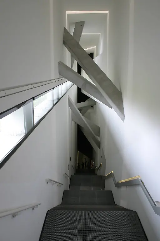 Juedisches-Museum-Berlin-Treppenausgang