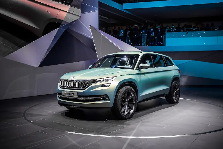 StudieSKODAVisionSPraesentationMesseGenf-94021