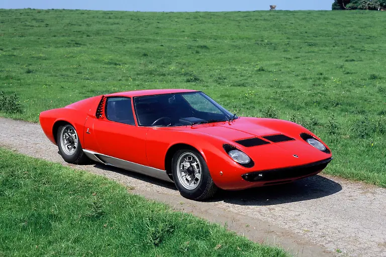 08-Lamborghini-Miura-P400-1968