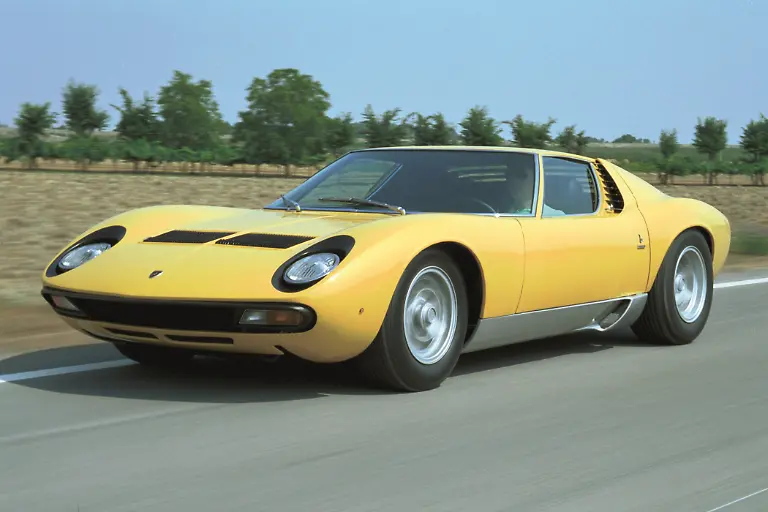02-Lamborghini-Miura-SV
