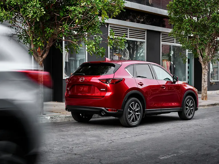 3-All-new-CX-5-lifestyle-NA-11