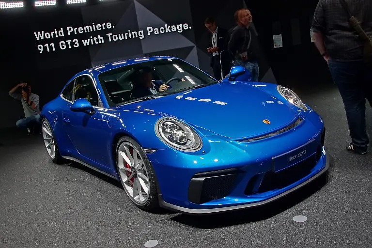 Porsche-gt3-touring-1