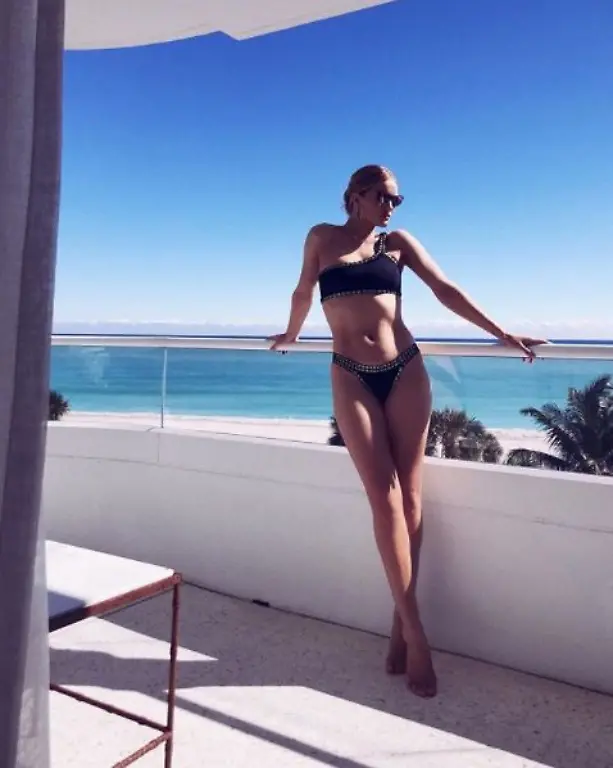 rosie-huntington-whitley