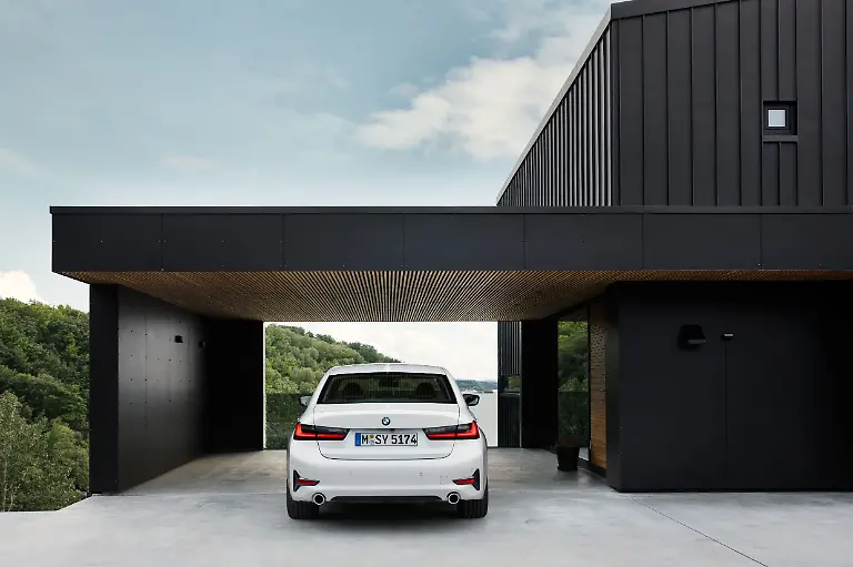 P90323715-highRes-the-all-new-bmw-3-se