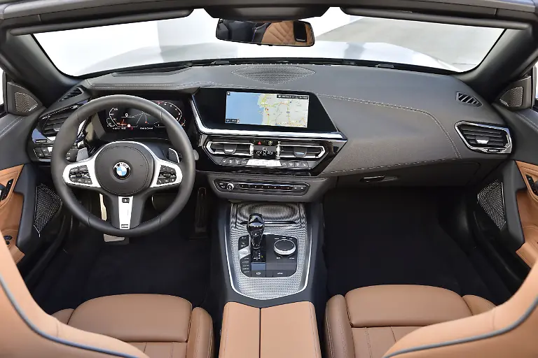P90328387-highRes-the-new-bmw-z4-m40i