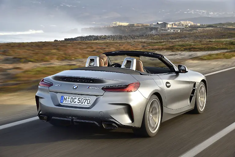 P90328302-highRes-the-new-bmw-z4-m40i