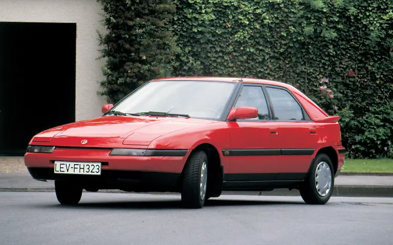 323-F-5tuerig-1989-2