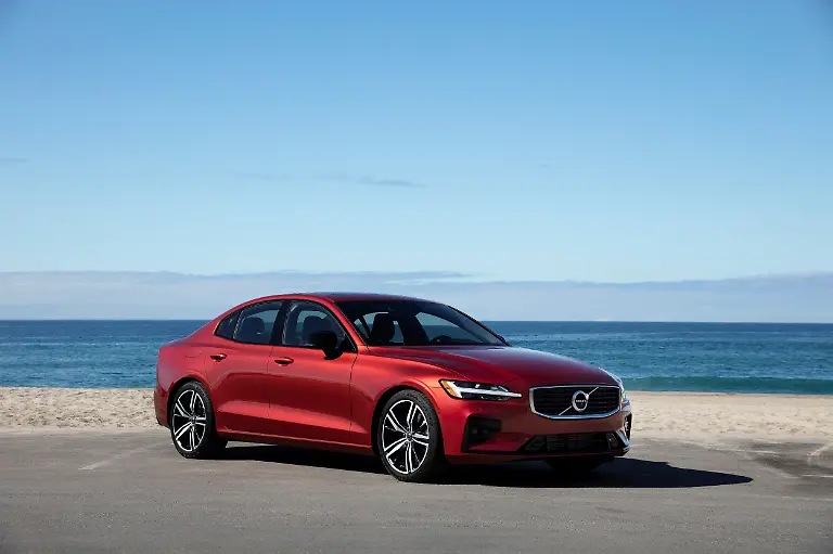 239393-Volvo-S60-T8-Polestar-Engineered