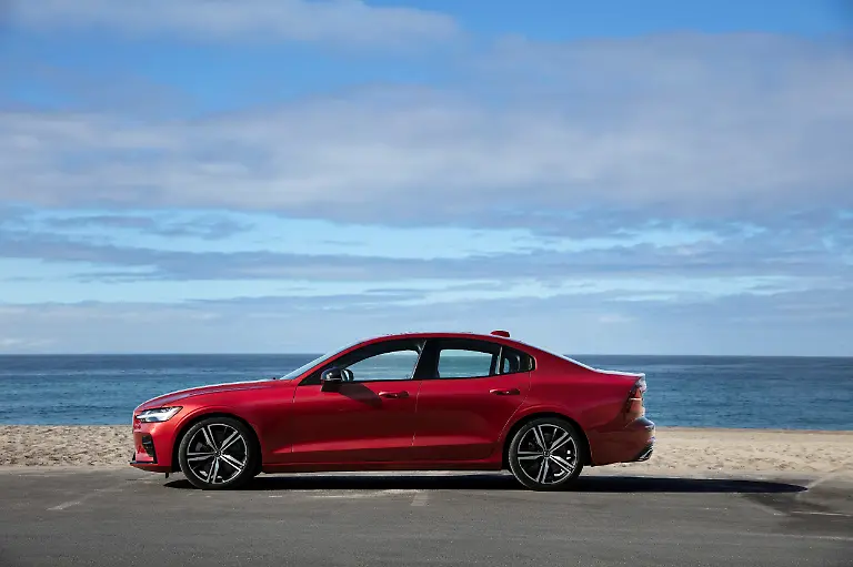 239392-Volvo-S60-T8-Polestar-Engineered