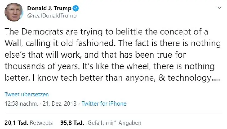 Wall-wheel-old-fanshioned