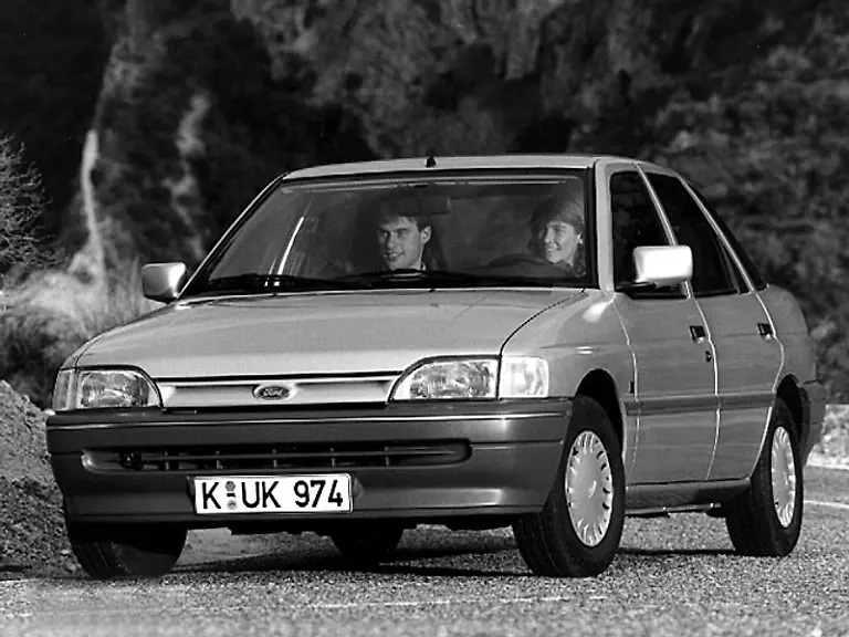 FORDEscort5Doors-2753-1