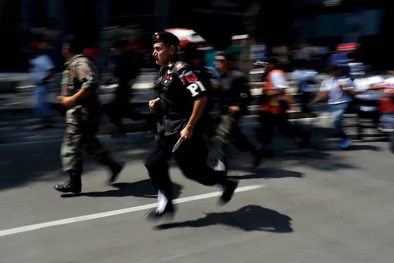 2015-09-19T120000Z-1569885083-GF10000212737-RTRMADP-3-MEXICO-ANNIVERSARY-QUAKE