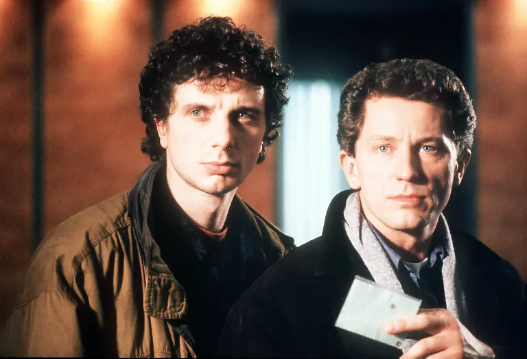 TATORT-Die-chinesische-Methode-Der-Mord-an-einem-chinesischen-Studenten-fuehrt-die-beiden-Kommissare-auf-die-Spur-von-Schutzgelderpressern-UDO-WACHTVEITL-Leitmayr-MIROSLAV-NEMEC-Batic-Ueberschrift-TATORT-D-1991-Deutschland