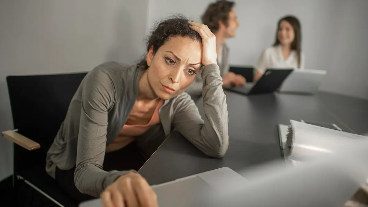 Psychologie im Beruf: FOPO: Wenn die Angst vor anderen Meinungen im Job bremst
