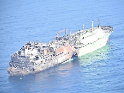 Bild: Tanker wird zur Umweltgefahr: Russisches Geisterschiff treibt führerlos im Mittelmeer