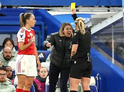 "Das ist schlimm!": Chelsea-Trainerin wütet nach Haar-Attacke in der Champions League