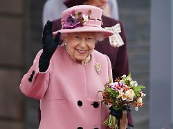 "Symbol der Versöhnung" : Deutsche Post würdigt Elizabeth ll. mit Briefmarke