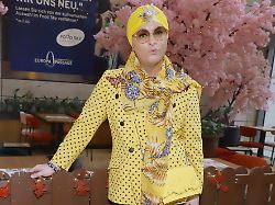 Julian F M Stoeckel Goldhasen Und 20 Jahre Europa Passage Hamburg 19 03