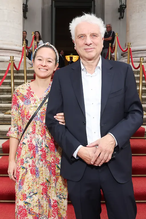 Lila-Schulz-und-Udo-Wachtveitl-kommen-zu-BMW-x-Oper-fuer-alle-in-der-Bayerische-Staatsoper