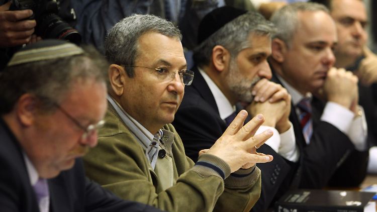 Verteidigungsminister Barak bei der Sitzung des israelischen Kabinetts.