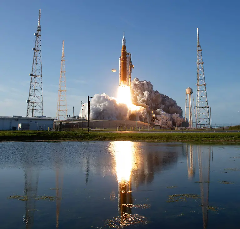 April-2-2026-Kennedy-Space-Center-Fl-United-States-of-America-The-NASA-Artemis-II-Space-Launch-System-rocket-with-the-Orion-spacecraft-blasts-off-from-Launch-Pad-39B-at-the-Kennedy-Space-Center-April-1-2026-in-Cape-Canaveral-Florida-The-Artemis-II-test-flight-is-carrying-Commander-Reid-Wiseman-Pilot-Victor-Glover-astronaut-Christina-Koch-and-Canadian-astronaut-Jeremy-Hansen-on-a-ten-day-journey-around-the-moon