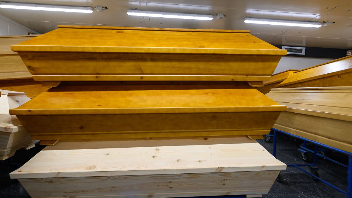 Britischer Bestatter täuschte Klienten über Einäscherungen