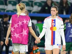 Drei späte Tore in Lyon: Wolfsburgs Fußballerinnen fliegen aus Champions League