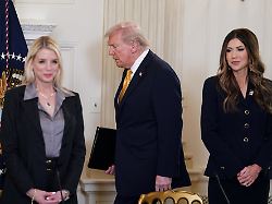 Zwei Ministerinnen rausgeworfen : Warum US-Präsident Trump sein Kabinett umbaut