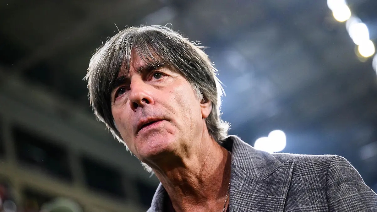 Bald-wieder-im-Stadion-an-der-Seitenlinie-Es-gibt-Spekulationen-um-Joachim-Loew