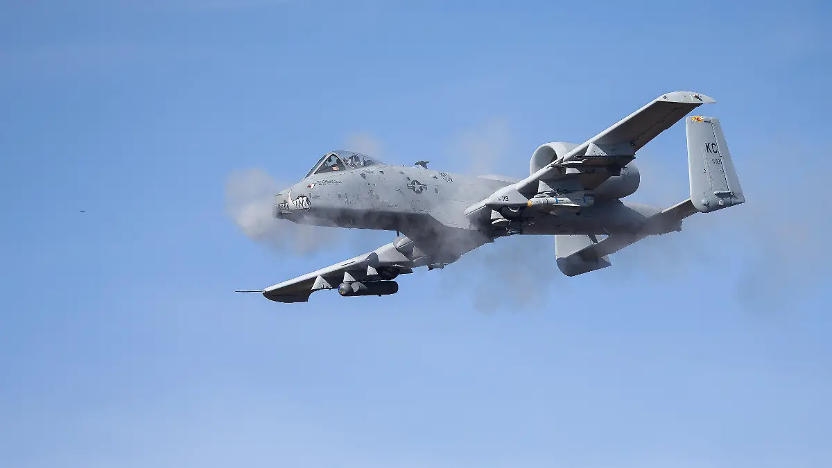 Nach Verlust von F-15-Kampfjet: US-Erdkampfflugzeug stürzt nahe der Straße von Hormus ab