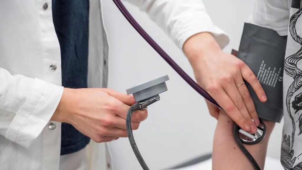 Das-Interesse-an-der-bayerischen-Landarztpraemie-bleibt-nach-Darstellung-des-Gesundheitsministeriums-hoch