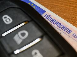 Baden-Württemberg: Über 200 km/h: gefährliche Verfolgungsjagd auf Bundesstraße